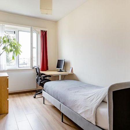 Digital Nomad Station - Bedroom With Desk Nearby Station And Parking Antwerpen Kültér fotó